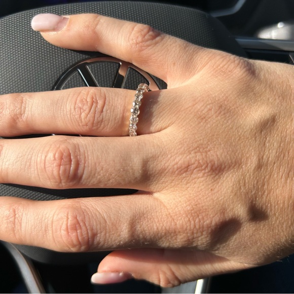 18k White Gold 2ct Diamond Infinity Band size 6.25 - Picture 5 of 6